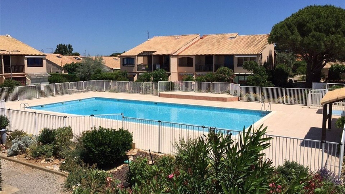 La Franqui Villa | Charming Villa with Mezzanine, Pool, Terrace & Parking - Near Beach & Shops, Sleeps 4