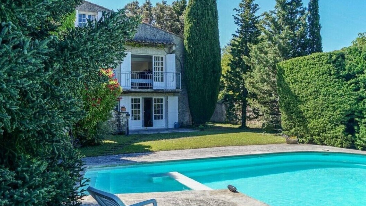 Saint-Restitut Villa | Charming villa with large swimming pool in an idyllic estate in Drôme provençale