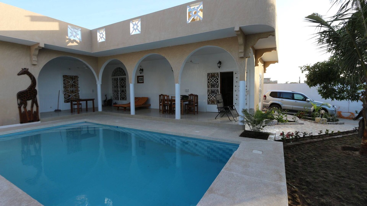 Mbour Villa | Charming villa with pool