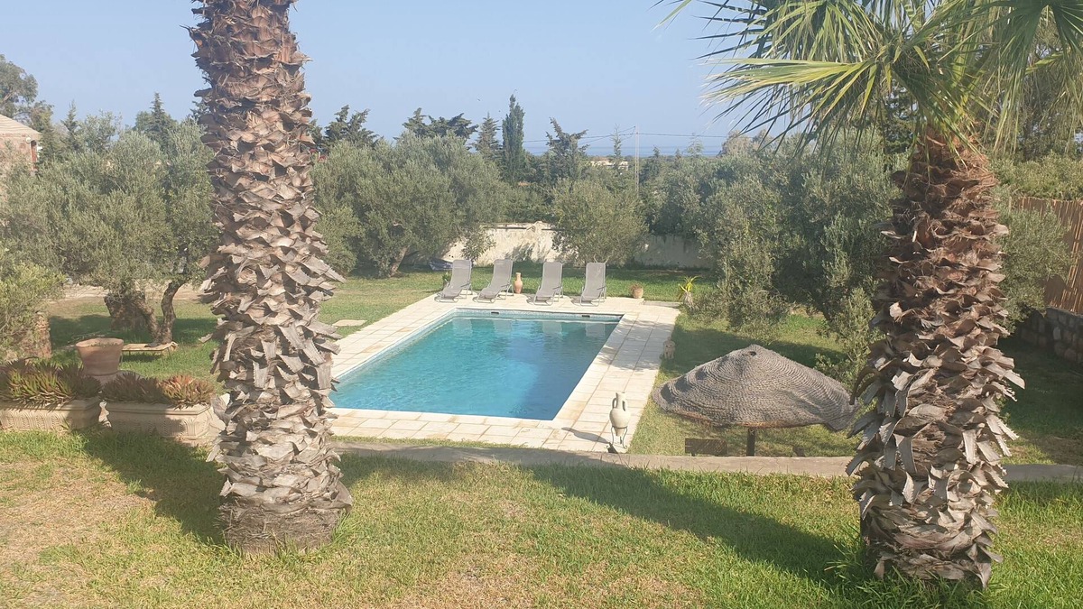 Taklisah Villa | Charming villa with pool