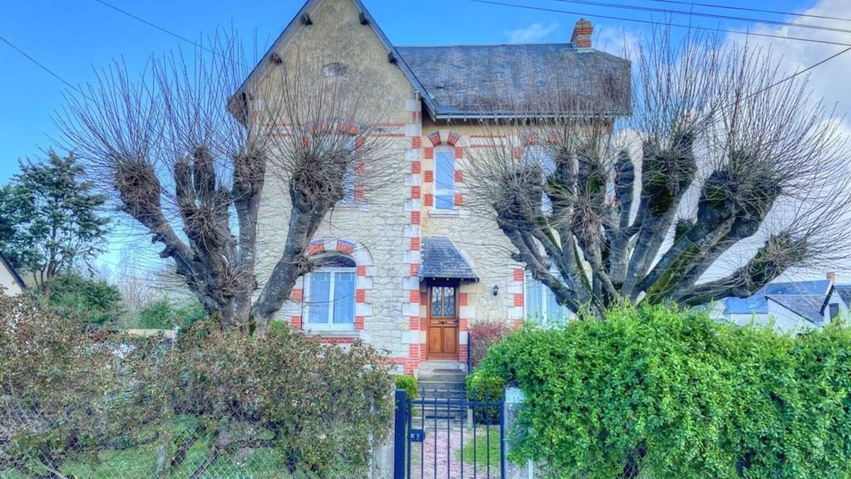 Sepmes Cottage | Charming Villa with Private Garden, Modern Amenities, and Prime Location in Loire Valley