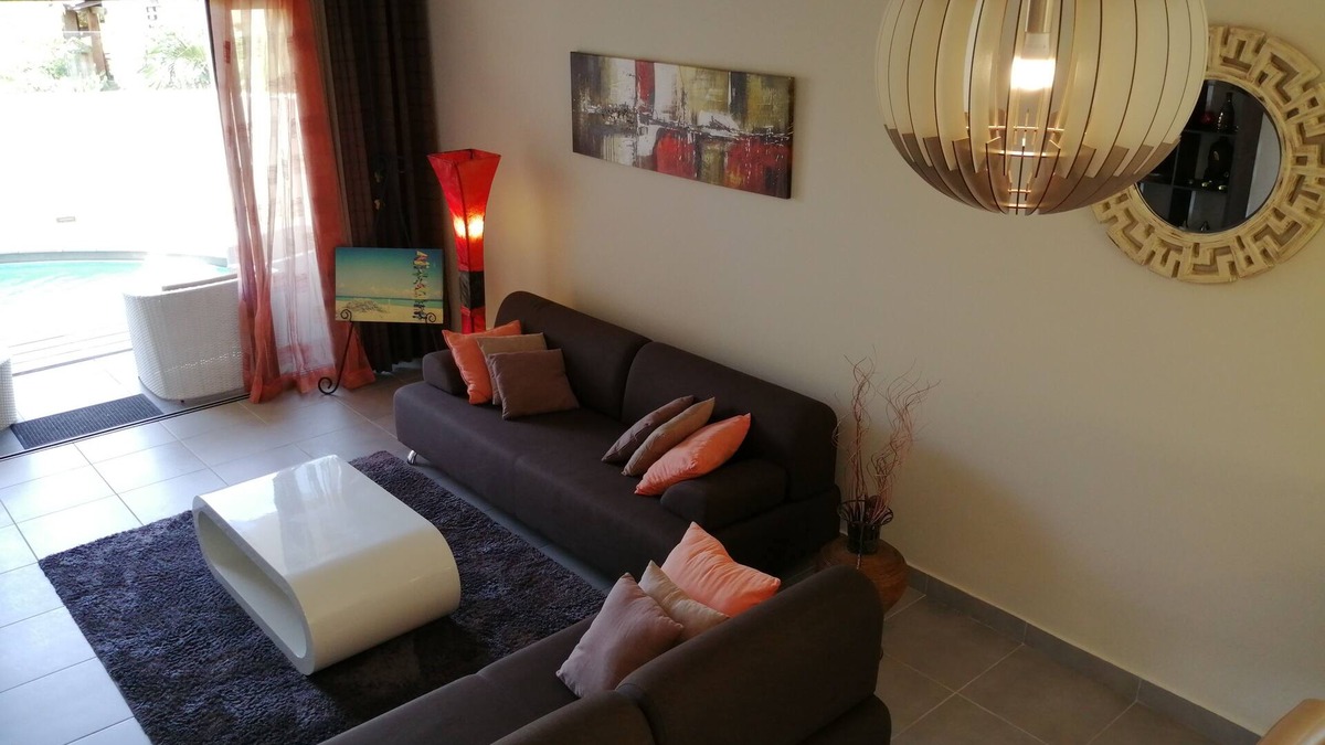 Albion Villa | CHARMING VILLA WITH SWIMMING POOL NEAR THE BEACH
