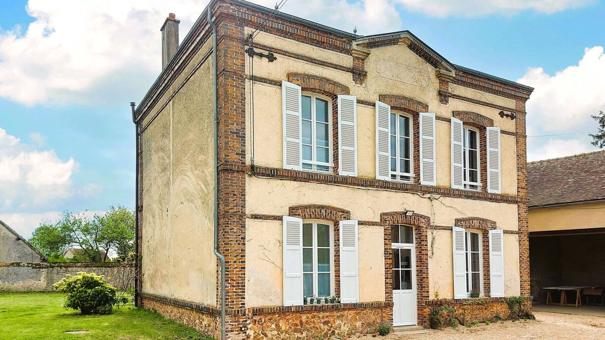 Crucey-Villages Cottage | Charming Village Home with Garden, Terrace, BBQ, Billards & Near Nature Park