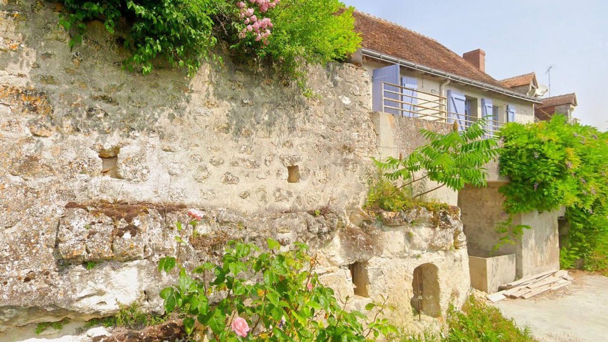 Ferriere-Larcon Cottage | Charming Village Retreat with Garden, Near Loire Valley Castles, Inclusive Amenities