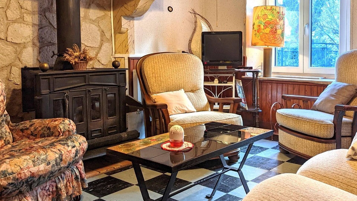 La Roche-Morey Cottage | Charming village house in Haute-Saône with fireplace