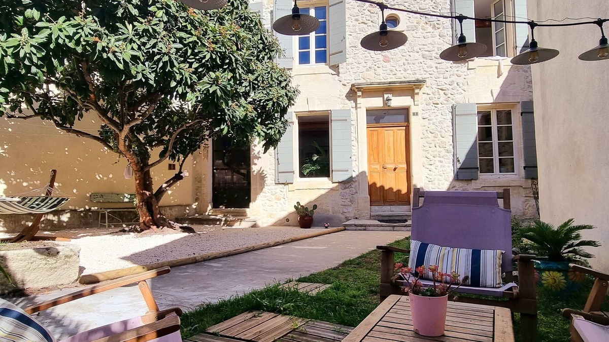 Boulbon House | Charming village Mas with garden
