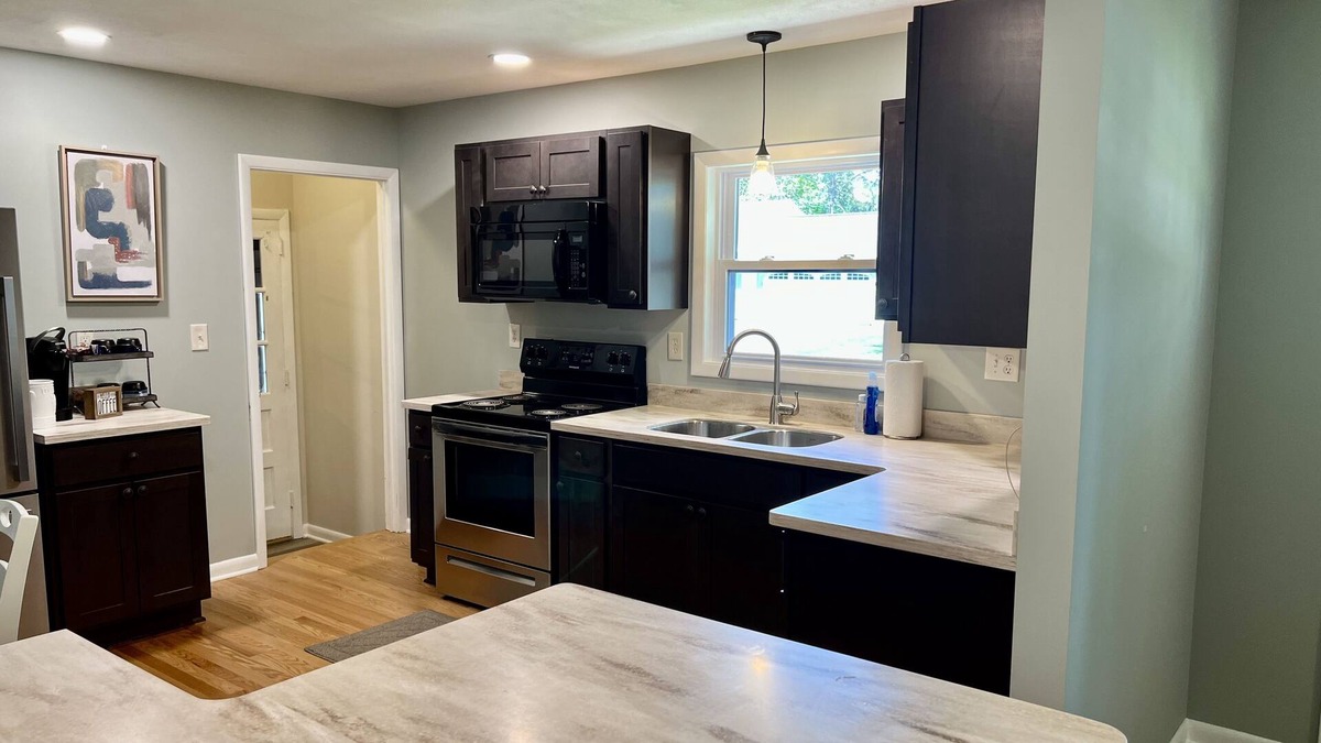Baldwinsville House | Charming Village Ranch