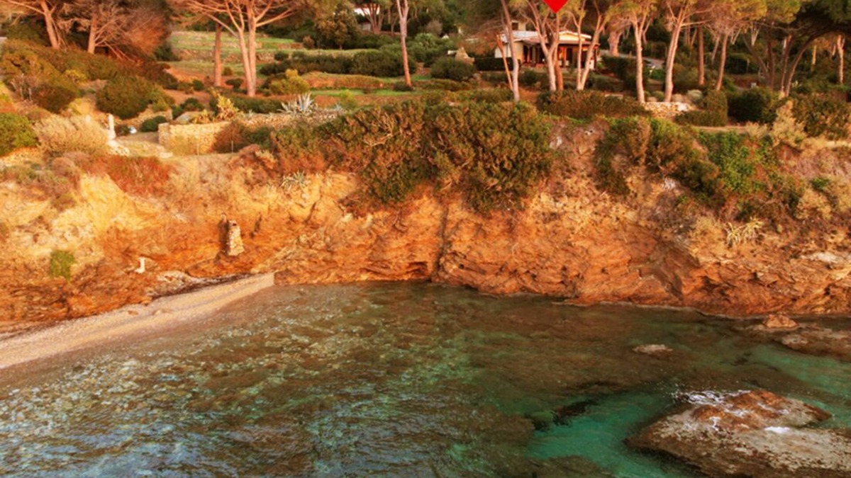 Capoliveri Villa | CHARMING VILLINO DEI PEDUCELLI DIRECTLY ON THE SEA!