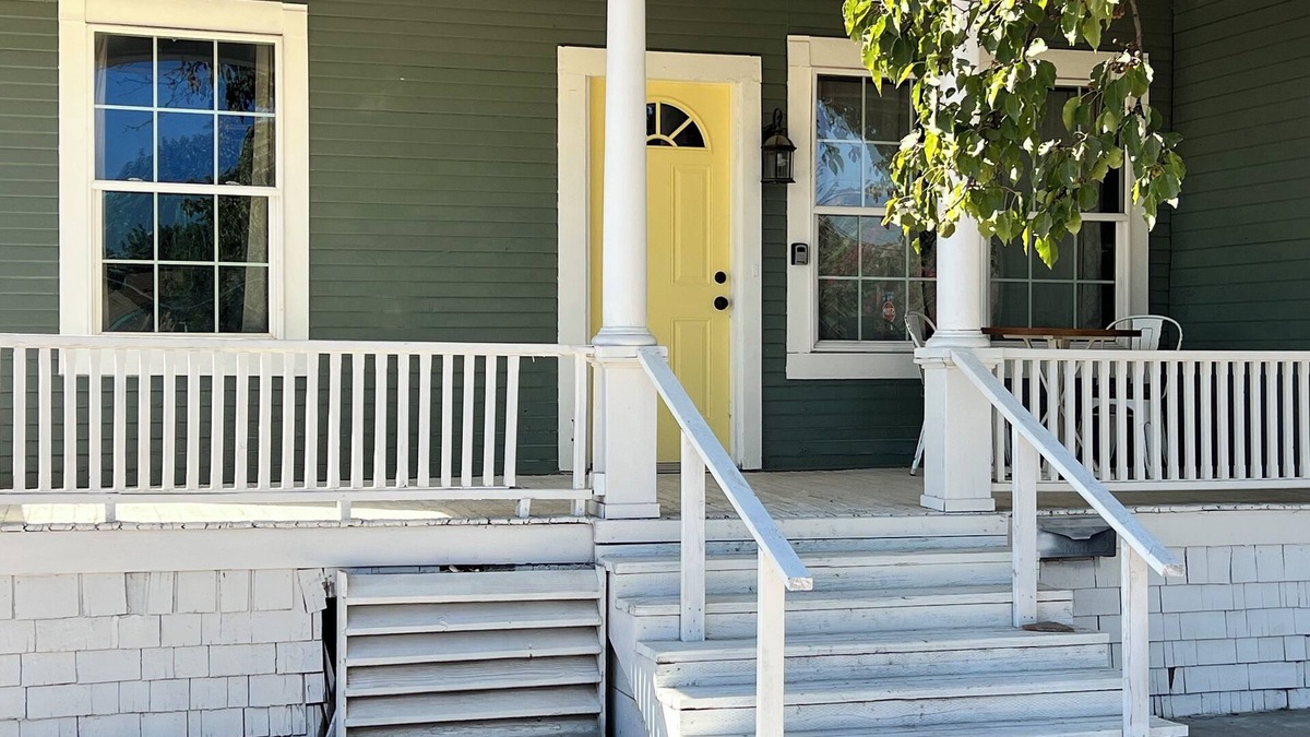 Porterville Apartment | Charming Vintage 1-bedroom apartment with WiFi, AC in lovely Porterville