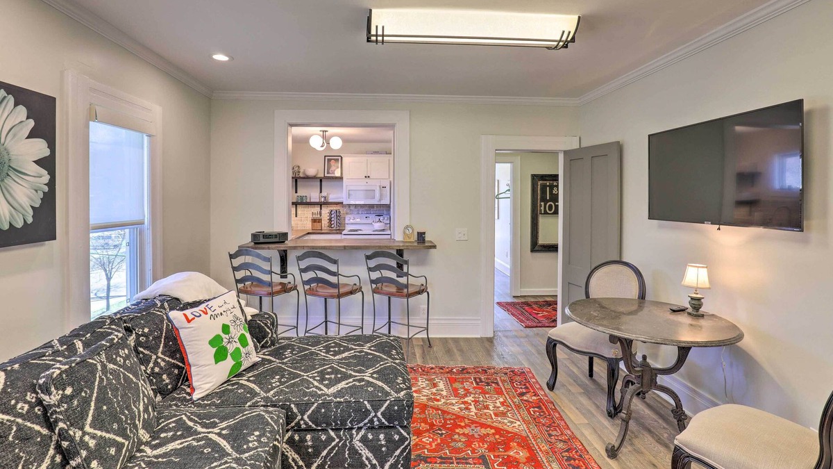 Perinton Apartment | Charming & Walkable Fairport Village Apartment!
