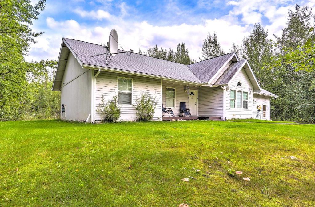 Meadow Lakes House | Charming Wasilla Retreat Walk to Lake Lalen!