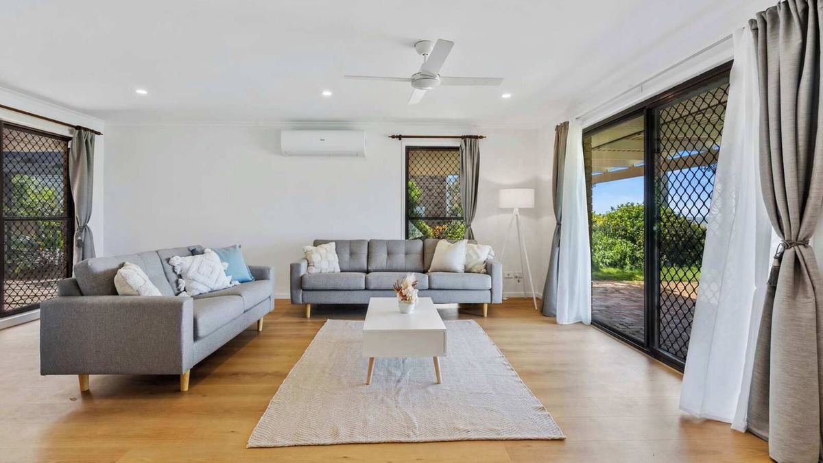 Victoria Point House | Charming Waterfront Escape in Victoria Point