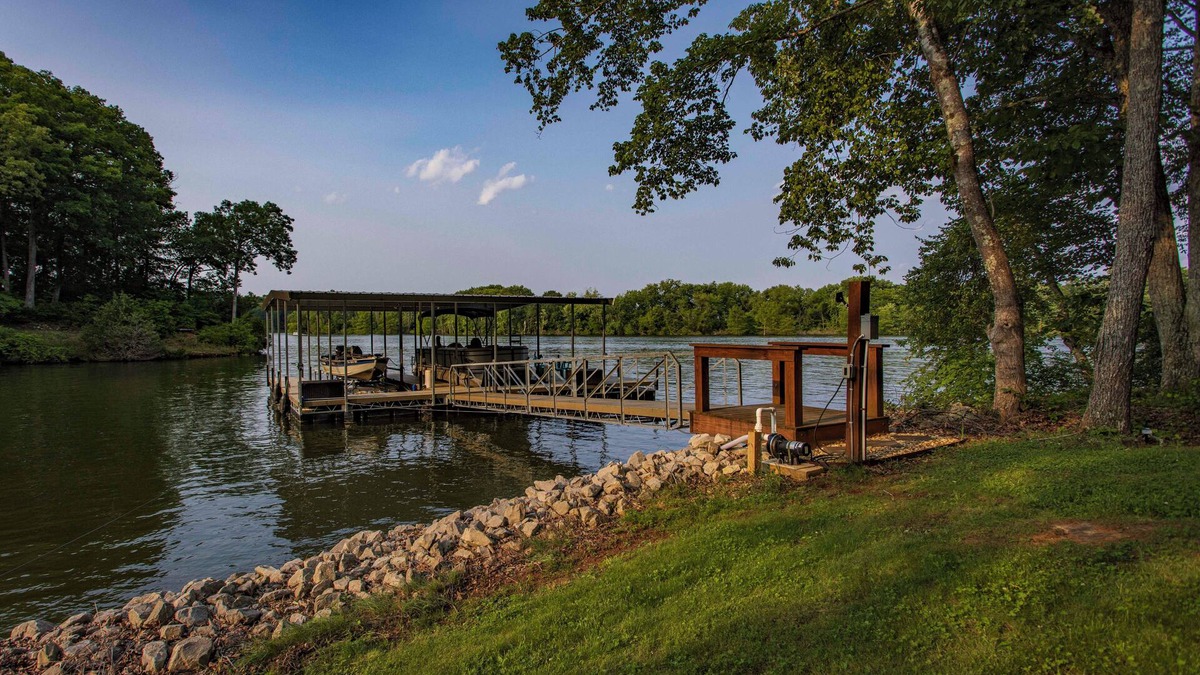 Estill Springs House | Charming waterfront, 3-bedroom house, on Tims Ford Lake.