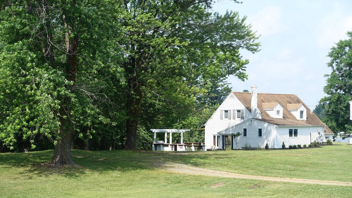 Mayo Cottage | Charming Waterfront Cottage with Private Dock. Close to Annapolis & USNA