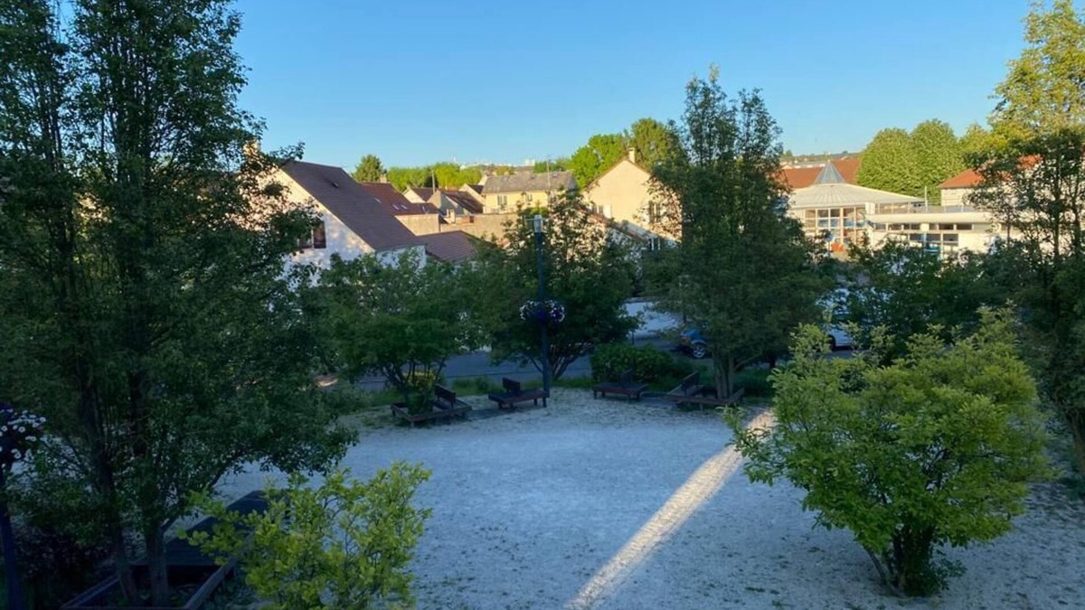 Roissy-en-France House | Charming whole house in the heart of Roissy
