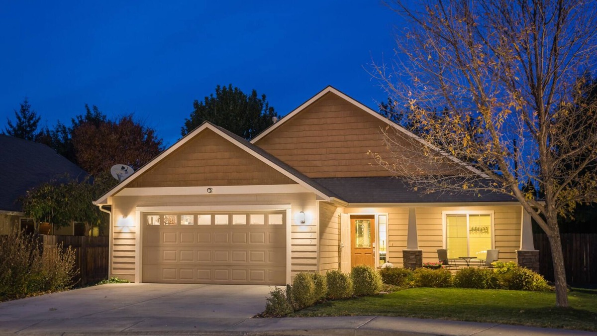 Walla Walla East House | Charming Wine Country Retreat! 4 Bedroom 2 Bath