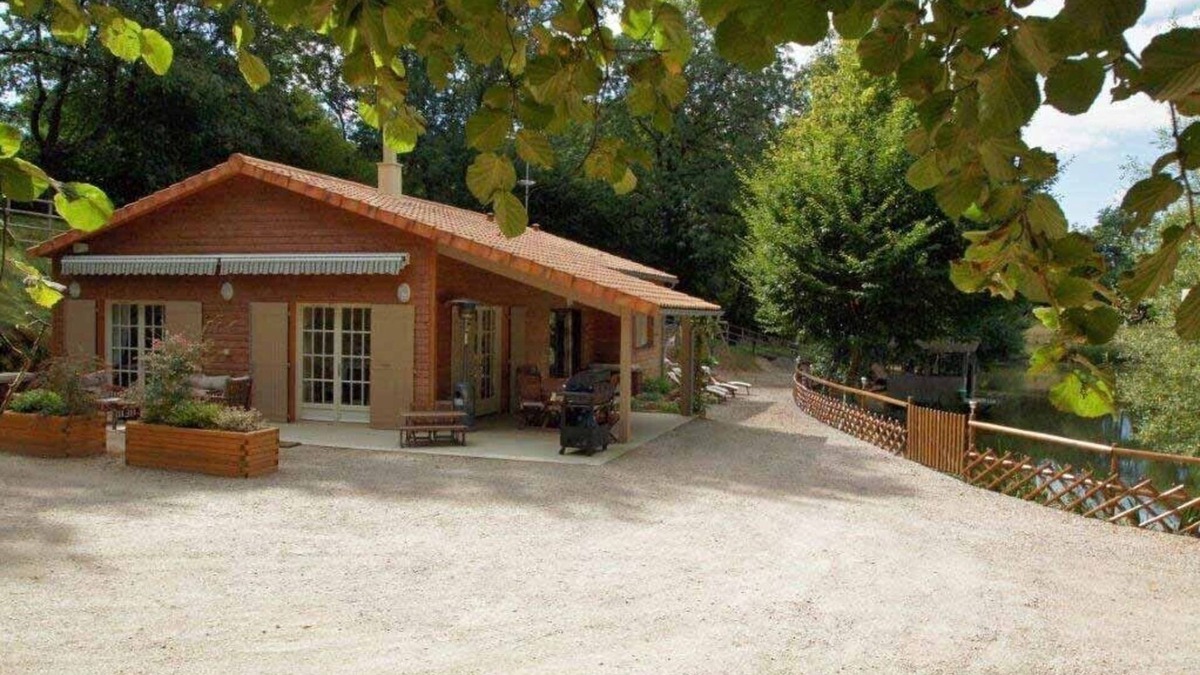 Scille Cottage | Charming wooden house for a nature stay close to the Marais Poitevin