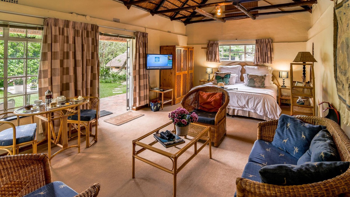 Muldersdrift House | Charming Yellowwood cottage for 2 people in spacious garden!
