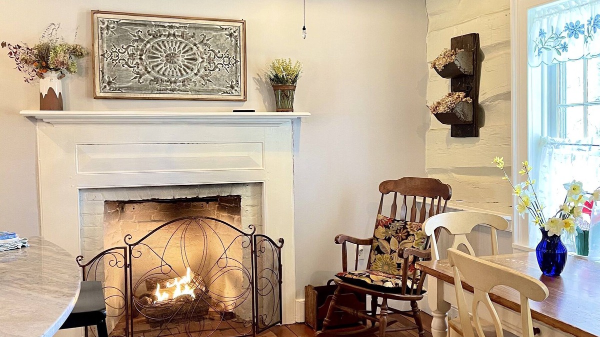 Sharpsburg House | Charmingly renovated historic Canal House on C&O along Potomac close to Antietam