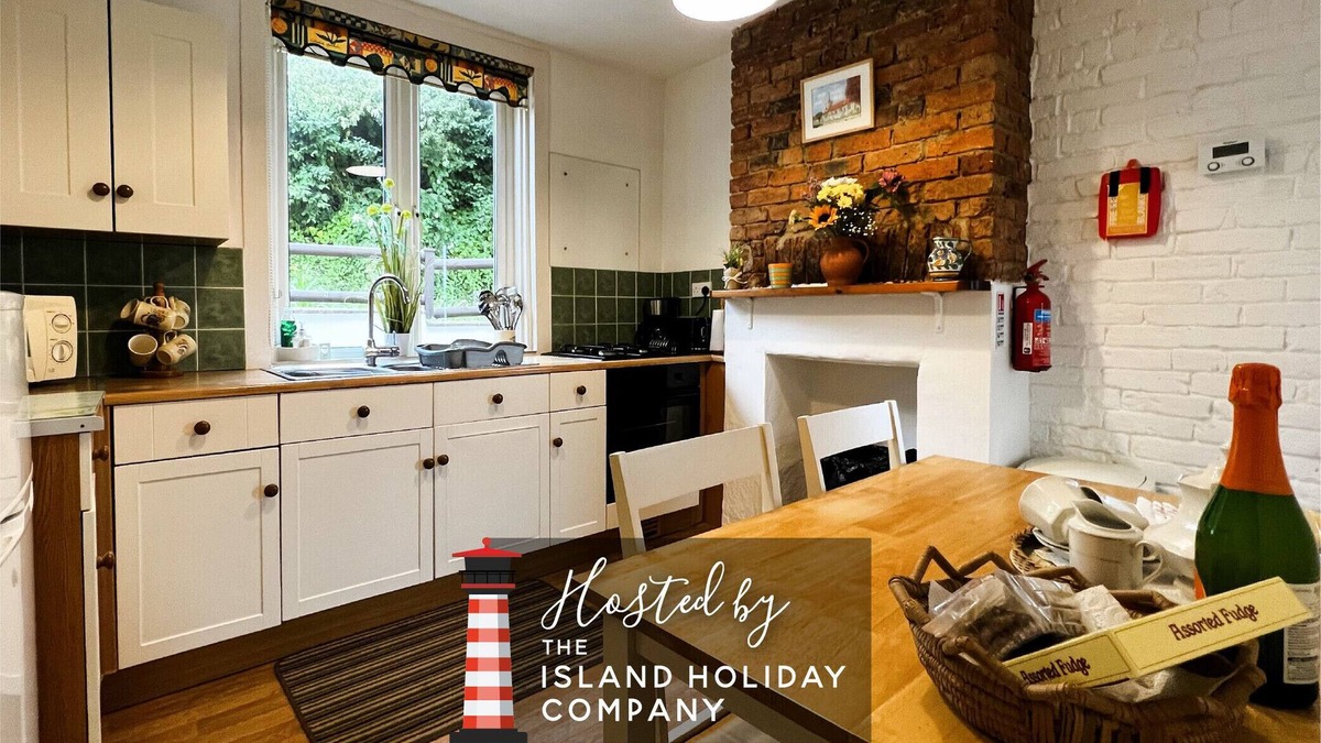 Brading Cottage | Charnwood Cottage
