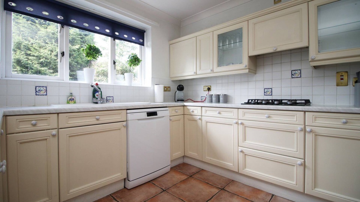 Mapperley House | Chartwell Grove (Spacious 7 BR with FREE parking)