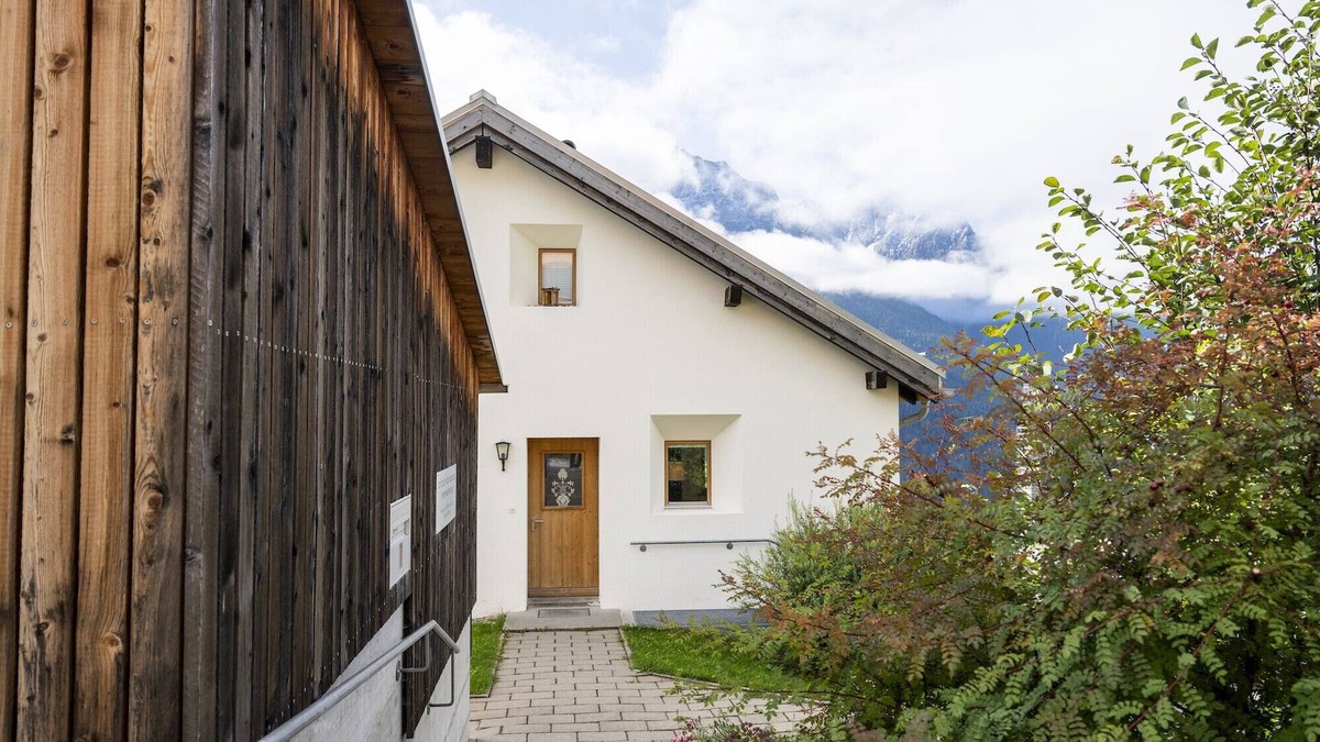 Sent Apartment | Chasa Arquint: Abitaziun Notta - Cosy 3-room flat with a view in Sent