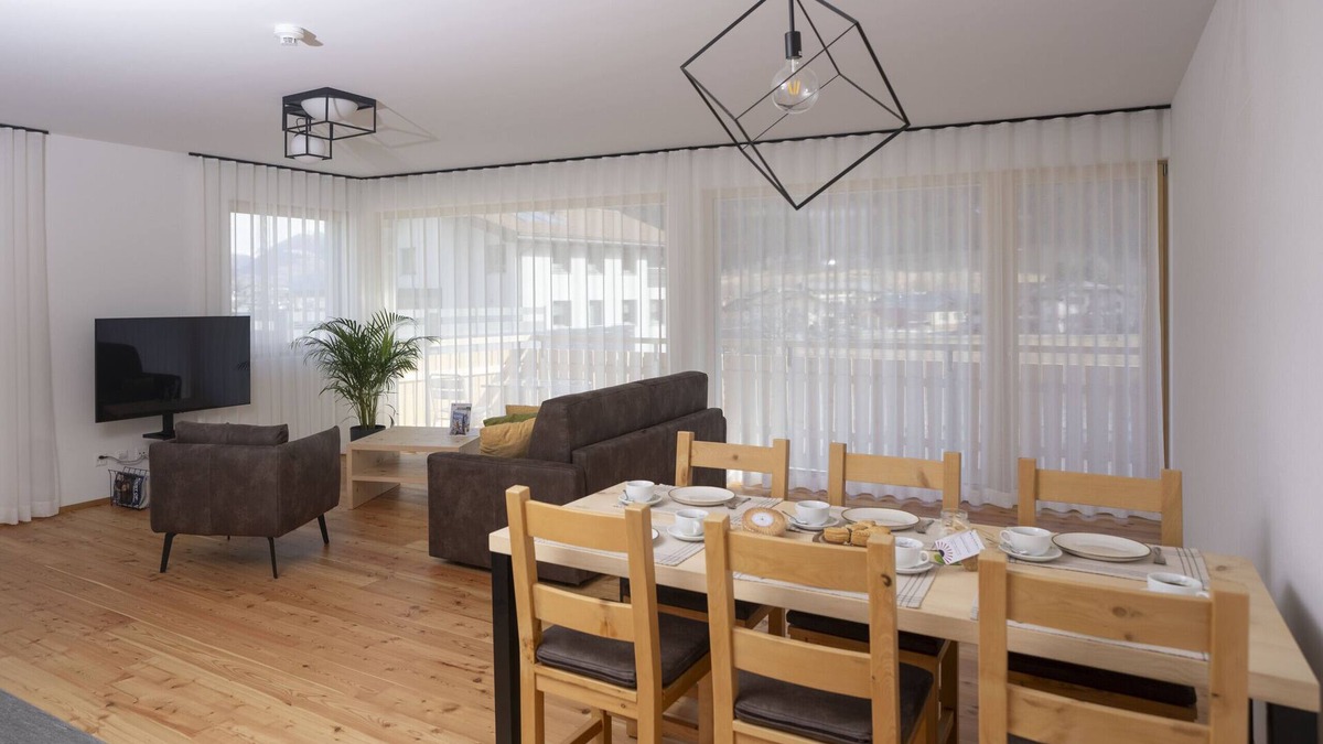 Mustair Apartment | Chasa Helvetia Duai: Newly built 3.5 room holiday flat with exclusive hotel service