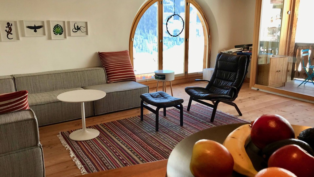 Ardez Apartment | Chasa Pro La Tuor: Renovated exclusive 4.5-room flat in an Engadine house in the historic residential tower from the 13th century