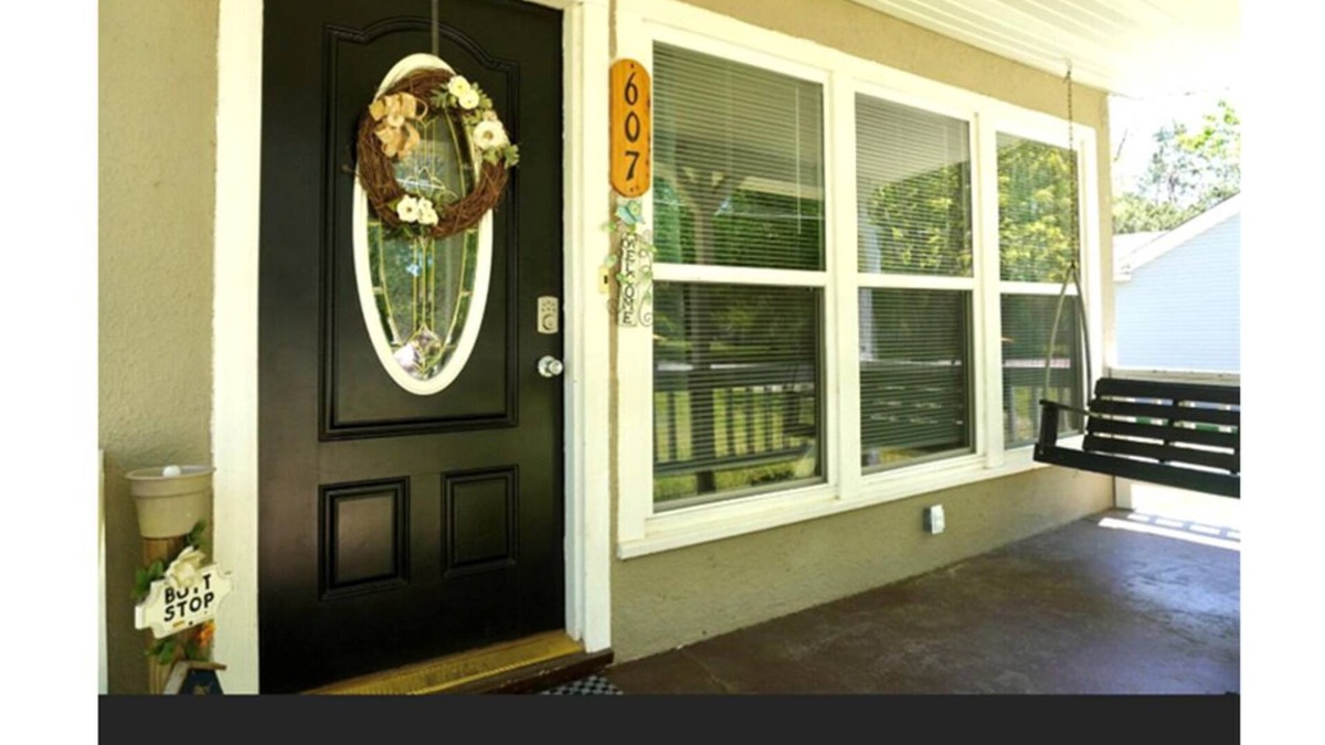 Van Buren Cottage | Chasen Summer! 1/2 Mile from Current River!