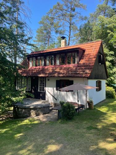 Vojnikov House | Chata nad řekou Otavou
