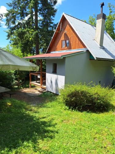 Jedovnice House | Chata v Jedovnicích u rybníka Olšovec