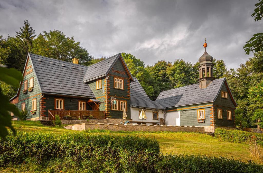 Jiretin pod Jedlovou Ski Chalet | Chata Zvoneček