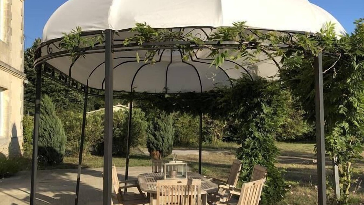 Queyrac Bed & Breakfast | Chateau Bernon