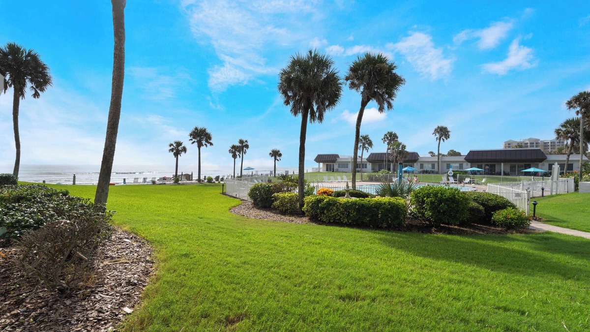 Point East Condo | Chateau by the Sea 11D Beautiful ocean view!