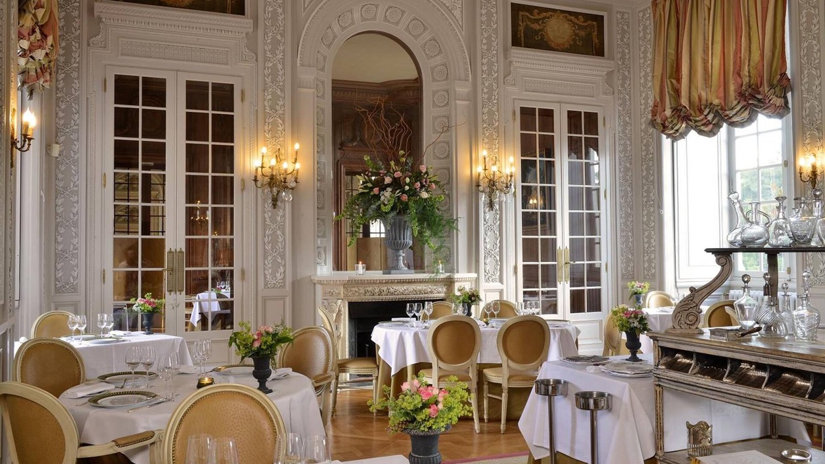 Maulevrier Hotel | Chateau Colbert