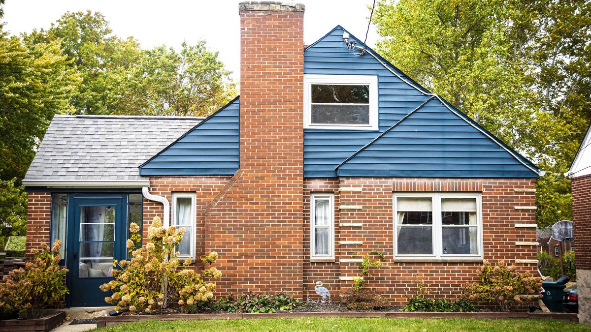 Roselawn Finance House | Château College Hill - Close to Bengals Stadium + Brink Brewing (Pet Friendly)