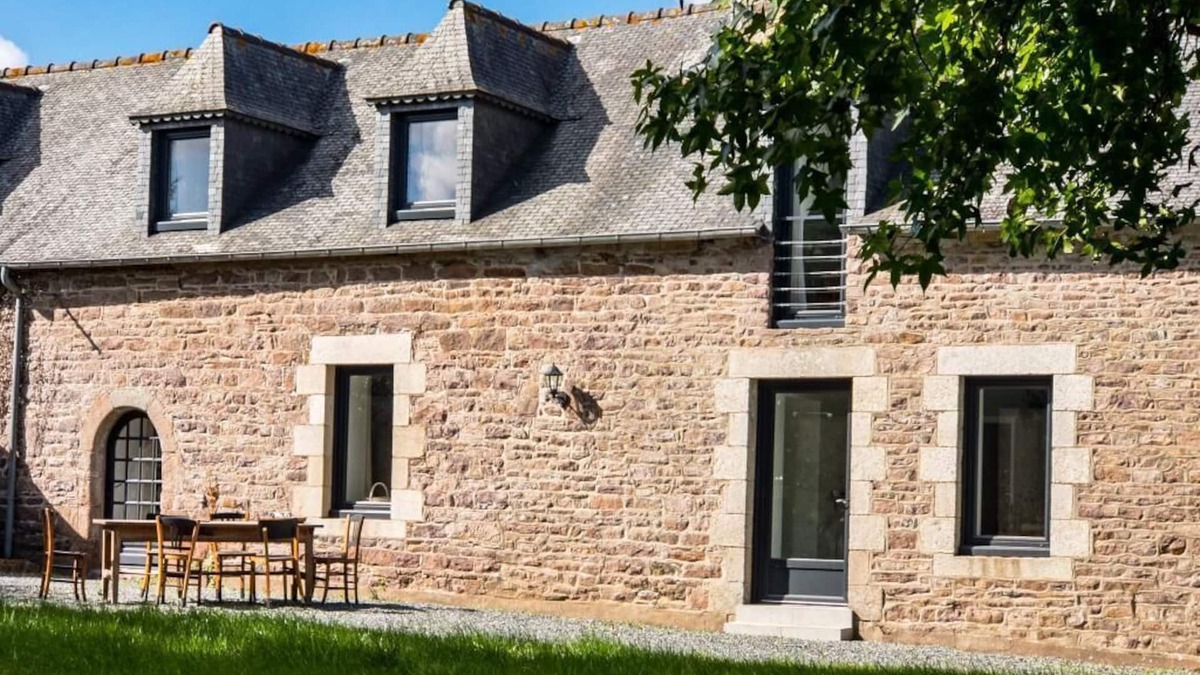 Yvias House | Chateau/Country House