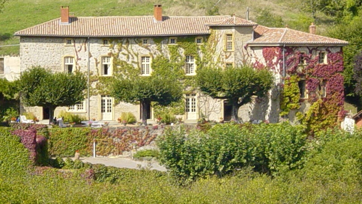 Lurcieux House | Château de Charfetain, near Lyon in the heart of nature