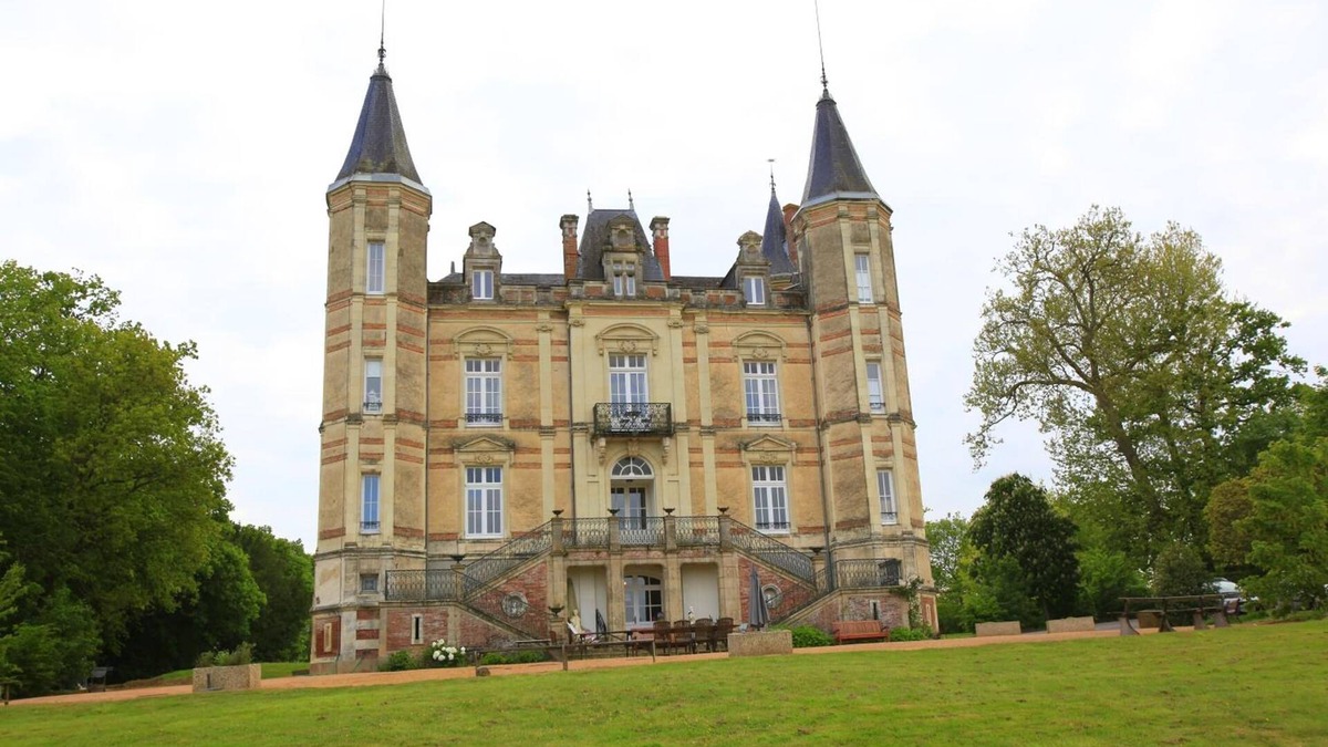 Andreze House | Chateau de la Moriniere