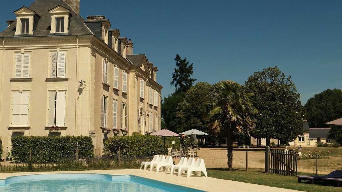 Brion Apartment | Château de la Mothaye apartment in the middle of the famous Loire Valley.