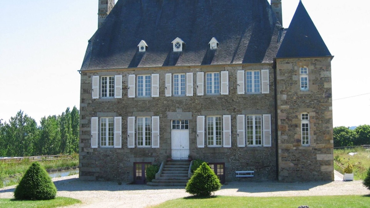 Brecey House | Chateau de la Semondiere