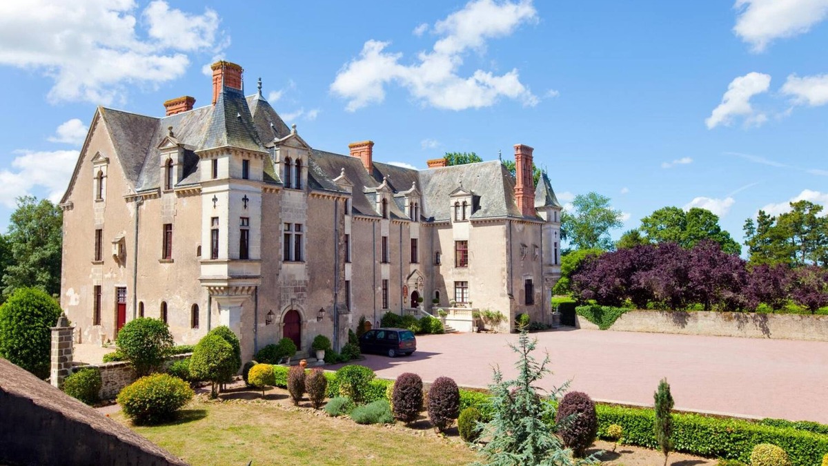 Challans Hotel | Chateau de la Verie