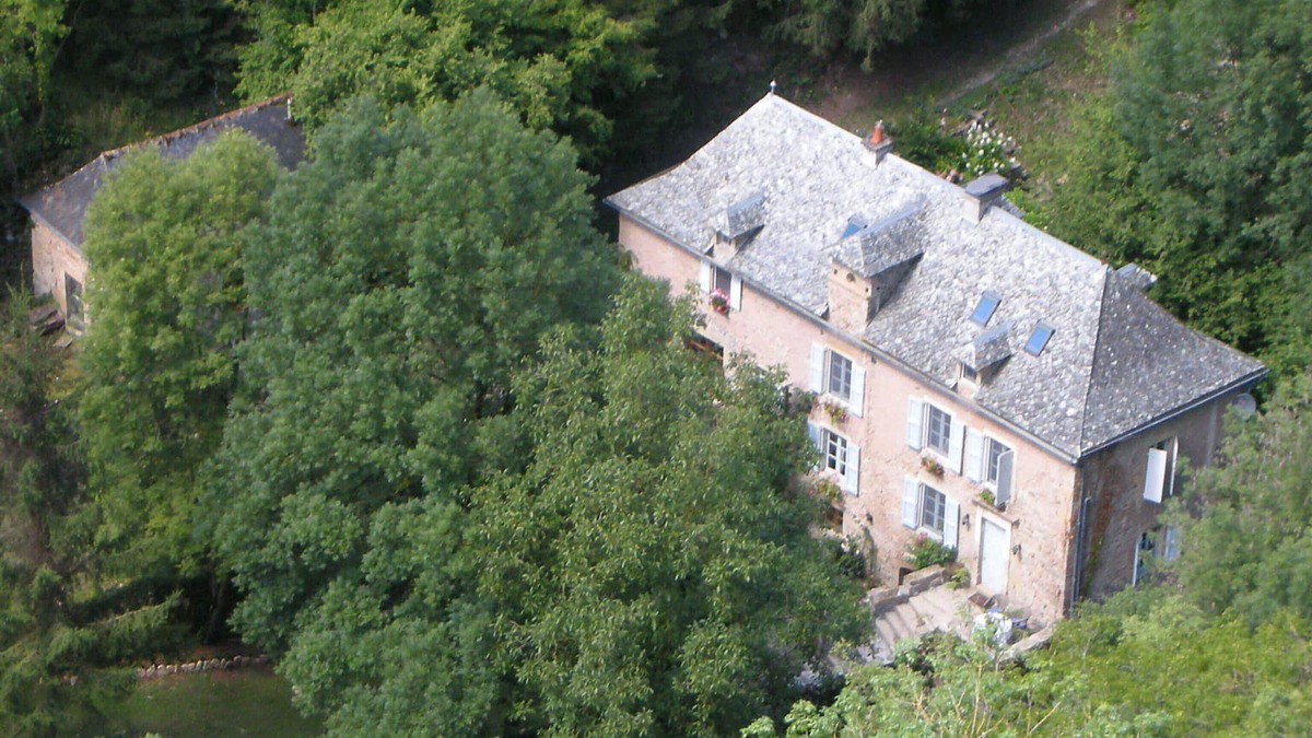 Bozouls House | Chateau De Moulin - AS seen on Monsieur Spade TV Show