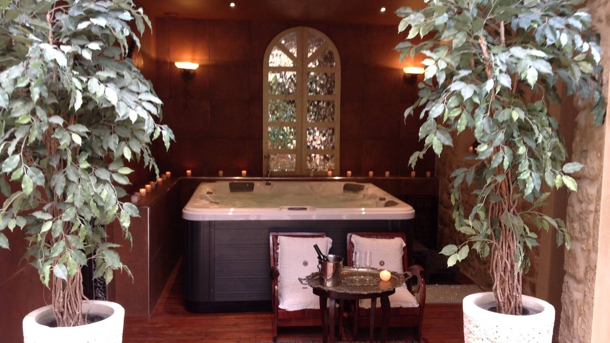 Murviel-les-Beziers Bed & Breakfast | Chateau de Murviel
