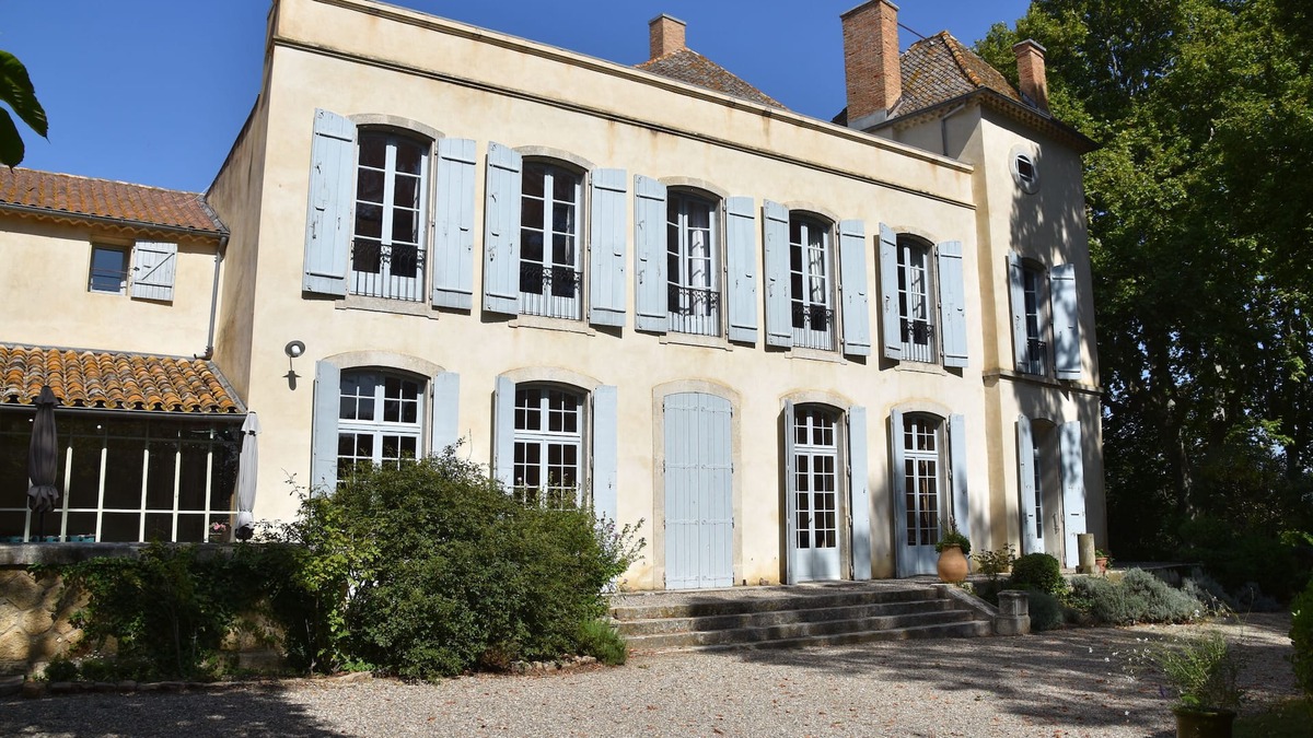 Cazouls-les-Beziers House | Château de Rouvignac is a magnificent mansion in the Languedoc, near Béziers.