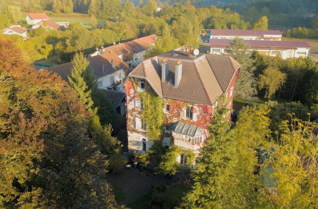 Fresse-sur-Moselle House | Chateau du Pont Jean
