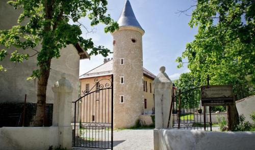 Montmaur Bed & Breakfast | Chateau du Terrail