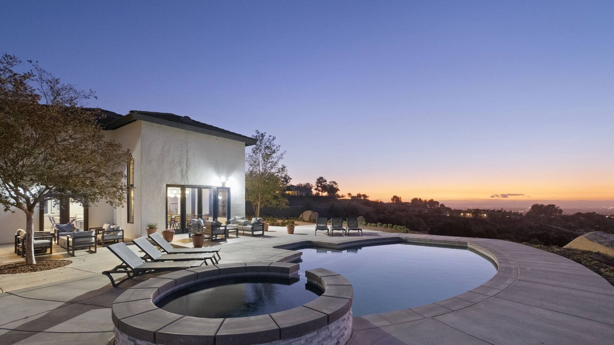 Temecula House | 🌟Chateau Evie James - High End Luxury Home w/Pool, Hot Tub, Game Room! WEEKDAY SPECIALS🌟