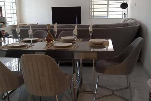 Ashaiman House | Chateau Eyram