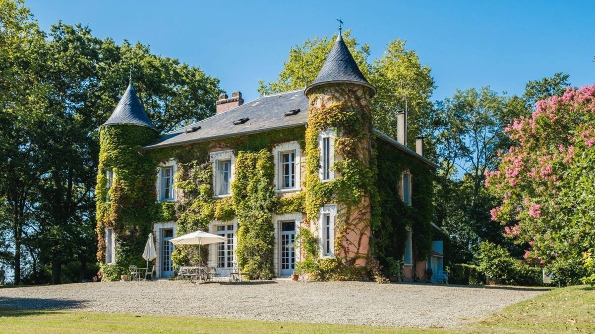 Sainte-Marie-de-Gosse Other | Chateau Bellevue - Eight Bedroom Castle, Sleeps 16